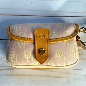 NWOT Dooney and Bourke wristlet